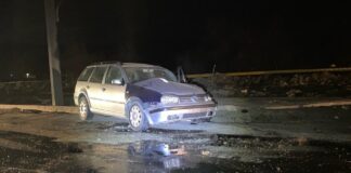 Accident provocat de un tânăr care a intrat cu mașina într-un TIR