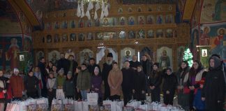 Caravana „Dar de Crăciun”, a Episcopiei Hușilor, a oferit daruri și copiilor din Basarabia
