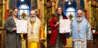 Canotoarele Bianca Camelia Ifteni și Bianca Elena Drăghici, decorate de Episcopul Ignatie cu Crucea eparhială „Maria Costachi”