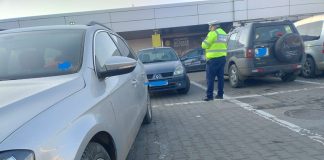 Parcarea pe locurile persoanelor cu dizabilități, sancționată dur de polițiștii locali bârlădeni