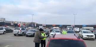 Poliția Locală Vaslui avertizează: Parcarea ilegală în spațiile pentru persoanele cu handicap atrage amenzi între 2.000 și 10.000 de lei