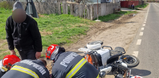 Motociclist de 78 de ani din Ivănești, rănit grav după ce a căzut