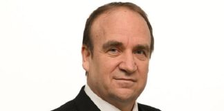 Consilierul local Radu Bobârnat, incompatibil: și membru în CA-ul spitalului hușean și președintele PNL Huși!