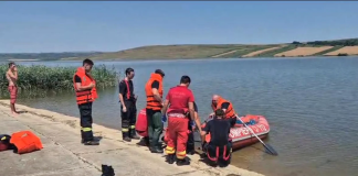 Un tânăr s-a aruncat în lacul Căzănești să se răcorească și nu a mai ieșit