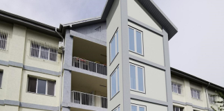 Se lucrează la instalarea liftului exterior la Pavilionul de Pediatrie Bârlad