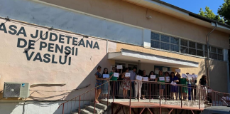 Protest la Casa de Pensii Vaslui: „Ne-am săturat de minciuni și vorbe goale!”