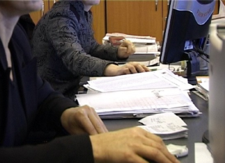 Peste 60% dintre angajaţii din România spun că locul actual de muncă le oferă stabilitate