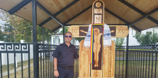 Un salvator care iubește în egală măsură meseria de pompier și arta