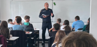 Polițiștii vasluieni au mers în școlile vasluiene pentru a „Scoate violența școlară din anonimat”