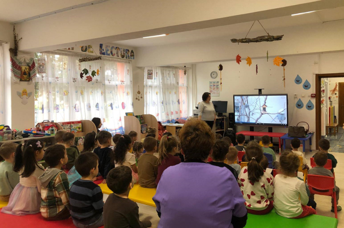 Copiii gradinita educatie natura mediu biodiversitate pasari