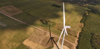 Cel mai mare parc eolian din Moldova, cel de la Deleni, se apropie de teste. Toate turbinele au fost instalate