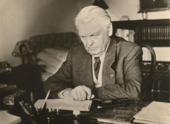 Mihail Sadoveanu scriitor