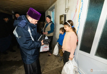 270 de copii au primit cadouri în primele zile ale Caravanei „Dar de Crăciun”