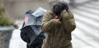 Cât ține noul val de ninsori. Meteorologii anunță precipitații și vânt puternic