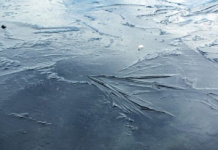 „Nu traversați și nu desfășurați activități pe gheața de pe acumulările de apă”