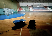 Ploile au avariat acoperișul Sălii Polivalente din Vaslui. Activitățile au fost suspendate