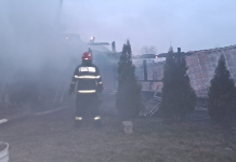 Coșurile de fum continuă să facă victime: Pompierii hușeni au intervenit în ajutorul celor ieșeni la o casă cuprinsă de flăcări