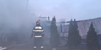Coșurile de fum continuă să facă victime: Pompierii hușeni au intervenit în ajutorul celor ieșeni la o casă cuprinsă de flăcări