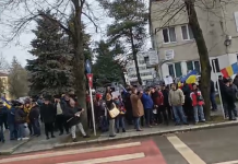 Proteste împotriva majorării taxelor și impozitelor locale, la Vaslui, Bârlad și Negrești