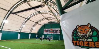 A fost inaugurat primul teren privat acoperit de fotbal din Vaslui