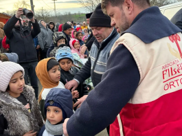 Episcopia Hușilor a demarat campania umanitară „De Paști aducem împreună Lumină în suflete”
