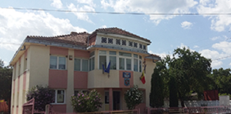 Scandal la Deleni pe disponibilizări: Primarul, acuzat de viceprimar că elimină angajații incomozi, i-a dat vicelui atribuții de muncitor