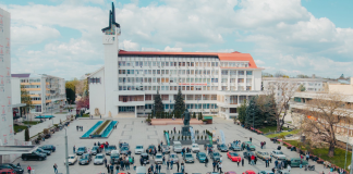 Retroparada Primăverii: 54 de autoturisme și o motocicletă istorică