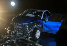 Două autoturisme s-au ciocnit frontal între localitățile Laza și Ivănești. Trei persoane, transportate la spital