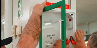 Defibrilator semi-automat extern, montat la Piața Traian din Vaslui