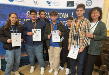 Extraordinar! O medalie de argint, două de bronz și o mențiune de onoare pentru olimpicii la Astronomie!
