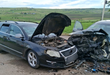 Coliziune spectaculoasă pe DN 24D, la Odaia Bursucani. Șase persoane au fost rănite, dintre care una a rămas blocată în autoturism