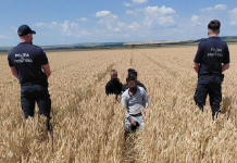 Trei emigranți ilegali din Bangladesh, depistați în Vetrișoaia după ce au traversat înot Prutul