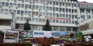 A doua ediție a expoziției și forumului bilateral „Moldova prezintă” și-a deschis porțile, în Centrul Civic din Vaslui