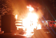 Opt autoturisme au fost avariate de explozia unei autoutilitare într-o parcare din Vaslui