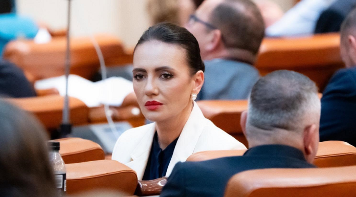 Deputat AUR Laura Gherasim: „Decizia ca AUR să nu susțină Guvernul Veștea a fost o decizie colectivă, a conducerii partidului”