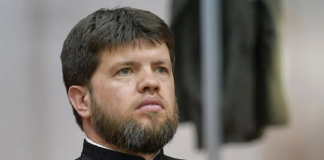 Părintele Vladimir Beregoi, președintele „Filantropia Ortodoxă” Huși, interviu la Basilica.ro: „Județul Vaslui e o zonă în care sărăcia, migrația părinților, abandonul școlar, lipsa locurilor de muncă și izolarea rurală afectează foarte multe familii”