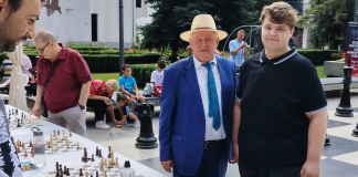 „Regii și pionii Vasluiului”, omagiu pentru Constantin Grosu pe tabla de șah a municipiului Vaslui